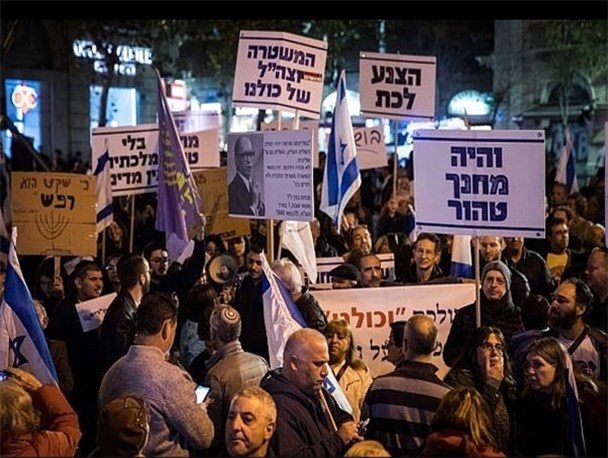 ساکنان تل‌آویو در اعتراض به فساد نتانیاهو، به خیابان‌ها آمدند