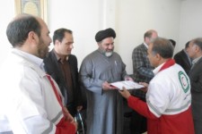  دیدار کارکنان واعضای هلال احمراسلام آبادغرب با امام جمعه شهرستان/اهدای خون اعضای هلال احمر +عکس