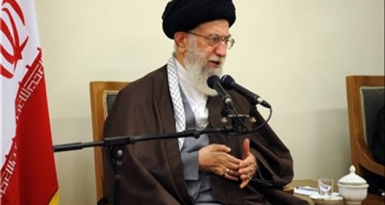 دل مردم کٌرد از اول با انقلاب بود/ دشمنان روی مساله شیعه و سنی تکیه کرده اند