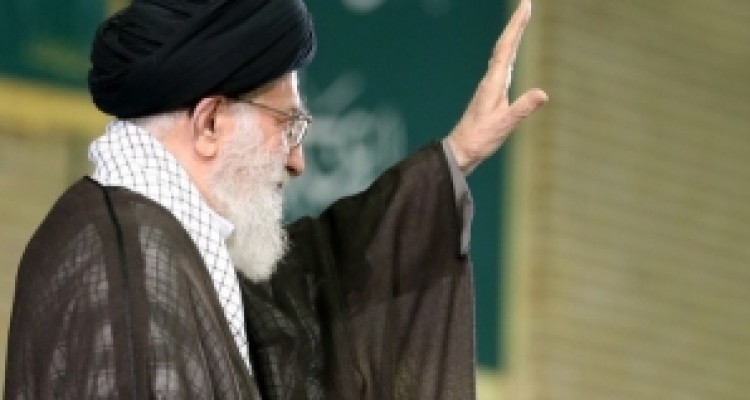 مبارزه با استکبار تعطیل بردار نیست/ آمریکا اتمّ مصادیق استکبار است/ ضرورت آرمانخواهی دانشجویان