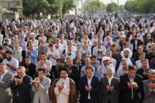 اقامه نماز پرشکوه عید سعیدفطر در اسلام آباد غرب +تصاویر