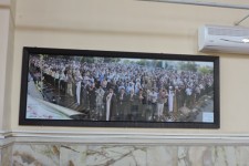 نصب تابلو تجلی عشق در مسجد جامع اسلام آباد غرب