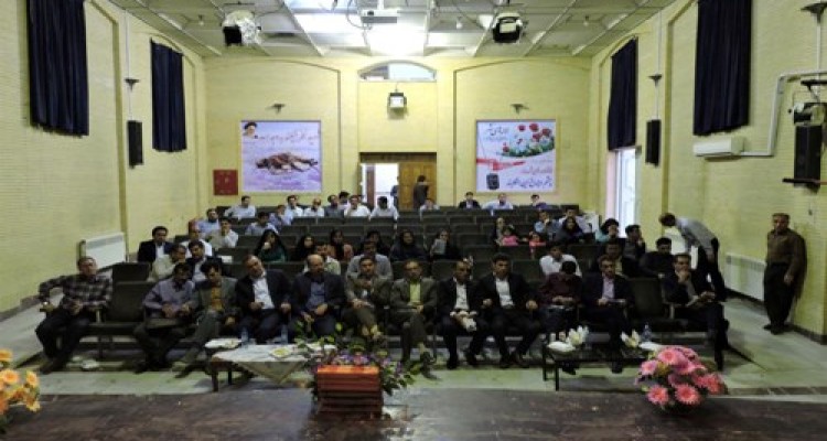 مراسم تجلیل از خبرنگاران در اسلام آباد غرب برگزار شد 