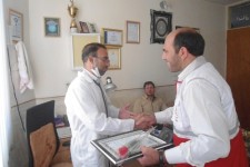 تجلیل از پزشکان داوطلب جمعیت هلال احمر اسلام آباد غرب +عکس