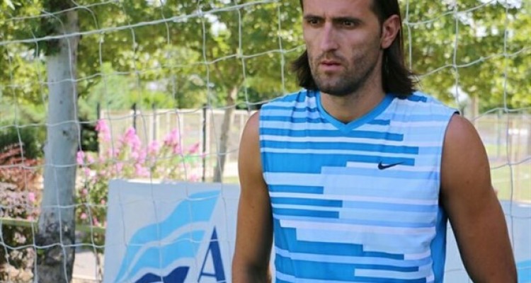 دوقلو ها و همسر مهاجم استقلال + عکس