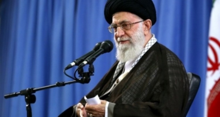 دشمن درپی نفوذ در مراکز تصمیم‌گیرنده و تصمیم‌ساز است/ سپاه جلوی نفوذ امنیتی را با قدرت می‌گیرد/ آمریکا مظهر کامل استکبار جهانی است