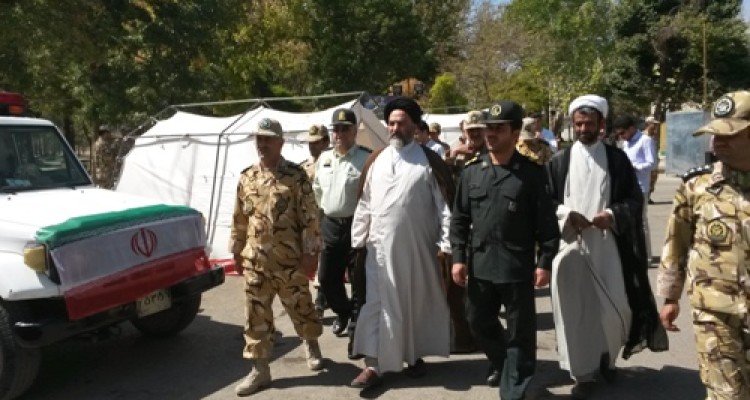 نمایشگاه خدماتی درمانی تیپ 181 زرهی ارتش در اسلام آبادغرب برگزار گردید/ویزیت رایگان بیش از 1000 نفر در روز اول