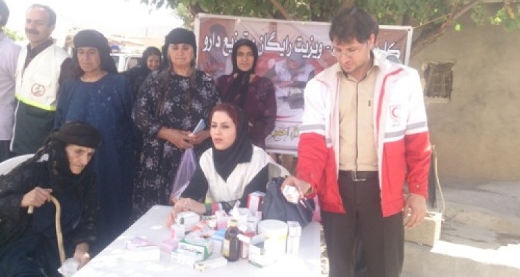 اجرای کاروان سلامت توسط جمعیت هلال احمر اسلام آباد غرب / اهداء خون داوطلبان هلال احمر شهرستان