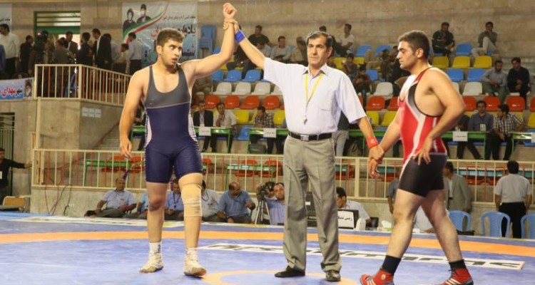 معرفی نفرات برتر روز اول  مسابقات کشتی آزاد جوانان قهرمانی کشور در اسلام آبادغرب 