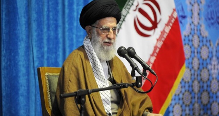 لشکر فرهنگی و سیاسی دشمن با همه‌ی ابزارها حمله کرده است