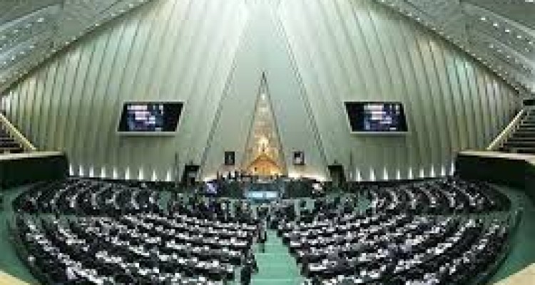  نشستن بر کرسی‎های سبز بهارستان با چه قیمت؟