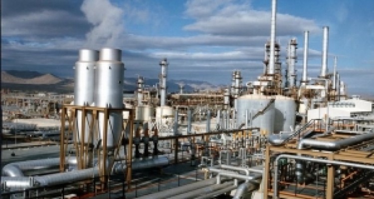  انتقاد علی جلیلیان از تاخیر در اجرای پتروشیمی اسلام آبادغرب / نخستین همایش «سرمایه گذاری صنایع پایین دستی پتروشیمی» در کرمانشاه 