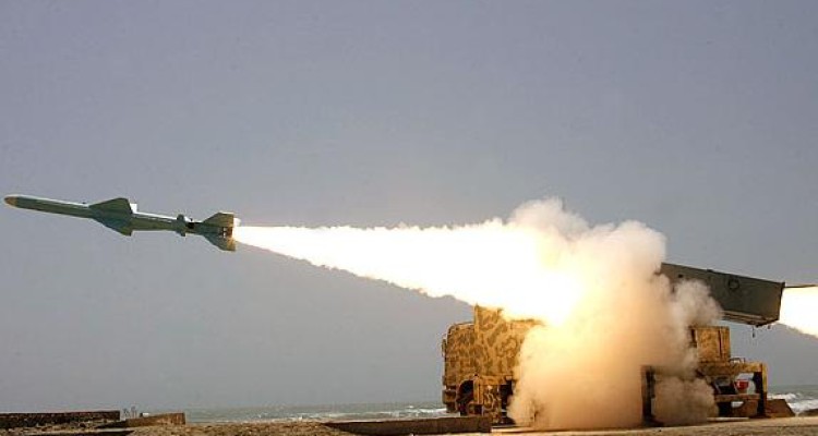 لحظه اصابت موشک حزب‌الله به خودوری نظامی اسرائیل 