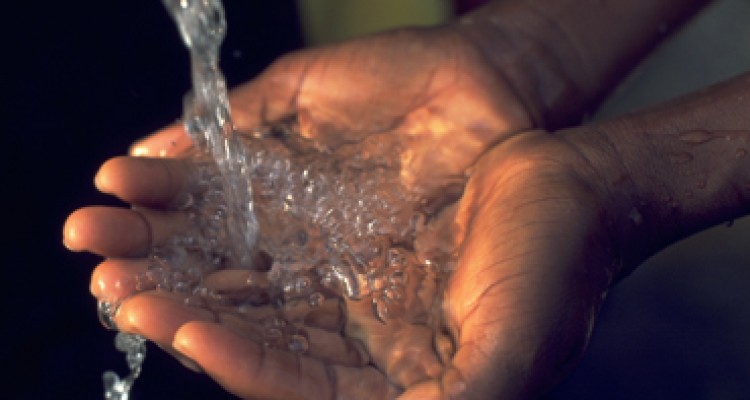  50 درصد شبکه توزیع آب اسلام آباد غرب فرسوده است/ لزوم تأمين اعتبار پروژه‌های آبی 