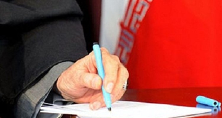 همین اندازه دستاورد بر اثر مقاومت به‌دست آمده است/ لازمه گشایش در معیشت مردم تلاش بی‌وقفه در جهت اقتصاد مقاومتی است/ از خدعه و نقض عهد امریکا غفلت نشود