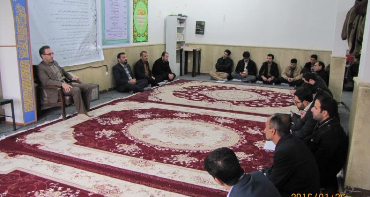 استفاده از منابع انسانی و مالی و یا وجهه دانشگاه آزاد اسلامی در حمایت از هر کاندیدائی ممنوع می باشد