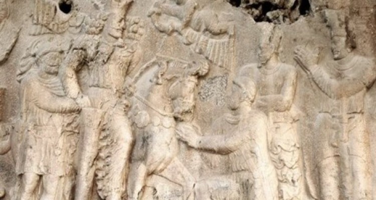 زانو زدن «والرین» در برابر «پادشاه ایران» را به نخست وزیر ایتالیا نشان دهید