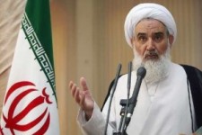 احدی حق ندارد در امر انتخابات با آبروی دیگران بازی کند