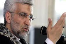 حضرات آیات جنتی، یزدی و مصباح هستند که در مواقع حساس عماروار کنار رهبری می‌ایستند/ کسانی که دشمن به آنها طمع کرده است اعلام برائت کنند