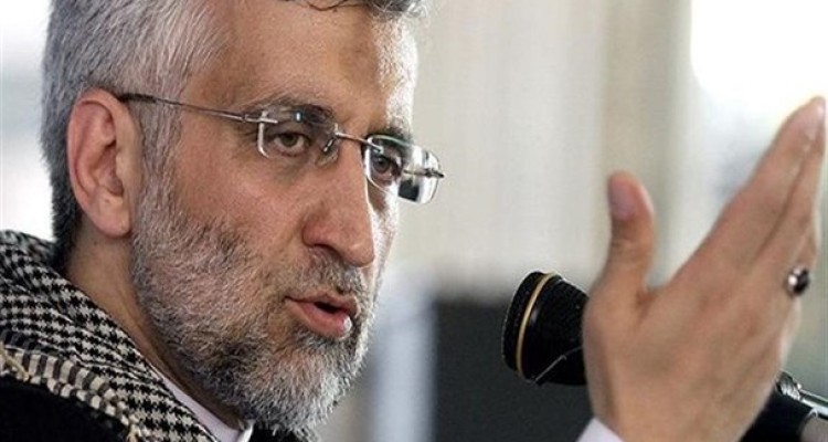 حضرات آیات جنتی، یزدی و مصباح هستند که در مواقع حساس عماروار کنار رهبری می‌ایستند/ کسانی که دشمن به آنها طمع کرده است اعلام برائت کنند