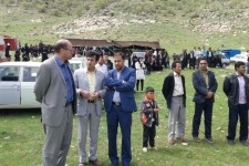  امروز بیشتر روستائیان ما از تولید کننده به مصرف کننده تبدیل شده اند