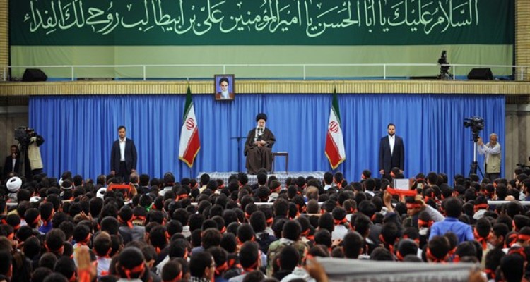 حزب الله لبنان همچون خورشید می‌درخشد/در مقابل استکبارکوتاه بیاییم مخالفت خود را به سایر پیشرفت‌ها گسترش می‌دهند/جنگ نرمِ زیرپوستی میان ایران و آمریکا