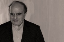 استاندار به جای گریستن و مرخصی رفتن مدیران ناتوان را بگریاند و مرخص کند