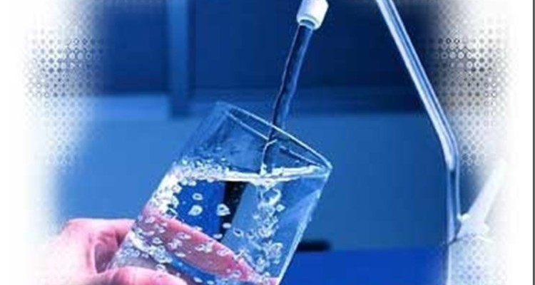 دکتر شکیبا: آب شرب اسلام آبادغرب مشکلی ندارد/ مردم با خیال راحت آب لوله کشی مصرف کنند