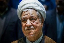 هاشمی رفسنجانی: قشر مرفه خوشحال باشند که اجازه‌دادیم در جامعه بمانند و زندگی کنند