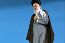 آمریکا برود خلیج‌ خوک‌ها رزمایش برگزار کند خلیج فارس خانه ماست/ مسئولان از مسائل مادی معلمان غافل نشوند/ زبان علم فقط انگلیسی نیست