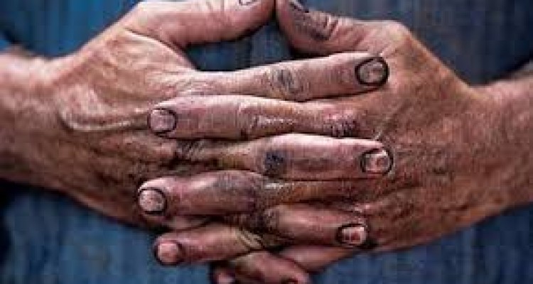 استاندار بخواند/دریغ از یک تشکر خشک و خالی در روز کارگر