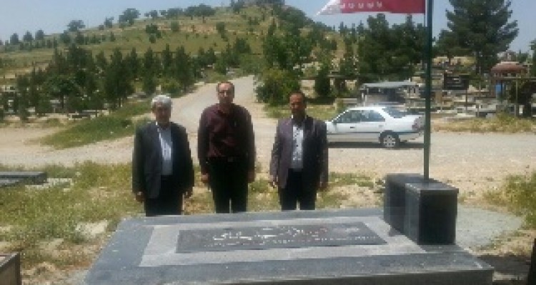 بازسازی قبور مطهر شهدای امامزاده حسن(ع)/دیدار با خانواده شهدا و ایثارگران در اسلام آبادغرب