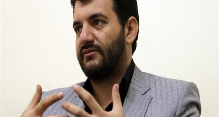 رئیس‌جمهور وزیر راه و شهرسازی خود را تئوریسین اقتصادی می داند/ خط و مشی اقتصادی دولت بر اساس تفکرات و اندیشه های اقتصاد لیبرالیسمی آقای آخوندی است