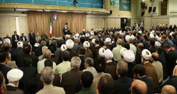 طرف مقابل برجام را پاره کند ما آن را به آتش می‌کشیم/ حق را باید از دهان گرگی مثل آمریکا بیرون کشید/دولت باید حرکت اقتصادی را شتاب دهد