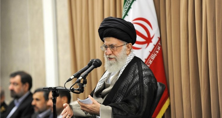 برجام خللی دارد که سبب سوءاستفاده دشمن شده/ برجام را نقض نمی‌کنیم/ اگر آنها برجام را پاره کردند، ما آن را آتش می‌زنیم/تحریمها رفع نشد/ آمریکا بخش مهم تعهداتش را انجام نداد 