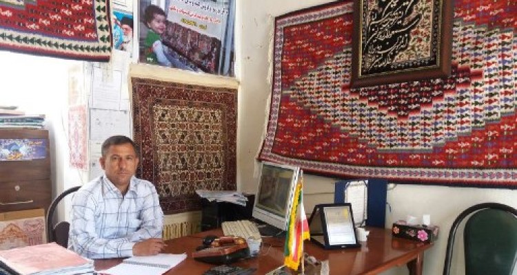  قالیبافی و تولید فرش یکی از نمونه های بارز اقتصاد مقاومتی/ لزوم توجه دولت و مسئولین به قالیبافان اسلام آبادی 