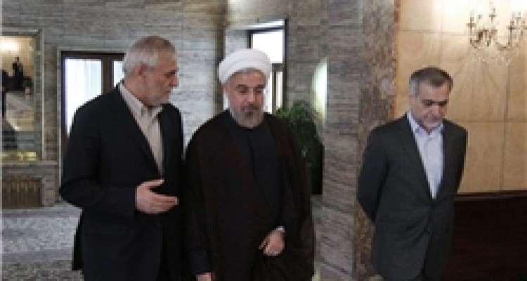 نشست ویژه رئیس‌جمهور برای تصمیم‌گیری درباره صندوق توسعه ملی/ صفدرحسینی عزل می‌شود؟