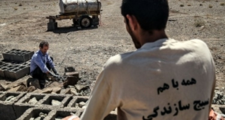 جنگ با محرومیت با سلاح جوانی و روحیه بسیجی/ دانشجویانی که در لباس جهاد خدمت می کنند + تصاویر