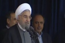 منطقه آزاد قصرشیرین را بررسی می کنیم/ راه آهن تا پایان دولت به کرمانشاه می رسد/ حقوق های نامتعارف مانع فراموش کردن دزدی های گذشته نیست/ شعار علیه عملکرد دولت در استادیوم و واکنش روحانی