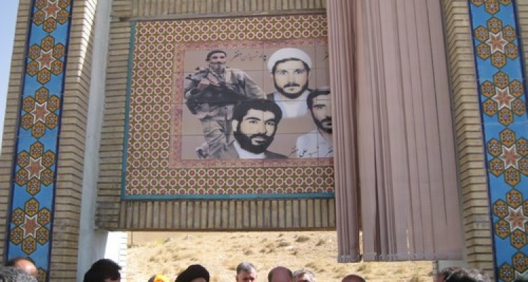 رونمایی از یادمان شهیدان عملیات مرصاد "برادران مظفر" در اسلام آبادغرب