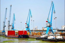 صادرات بز، گوسفند و پفک از ایران/ واردات خودروهای لوکس همچنان ادامه دارد+سند