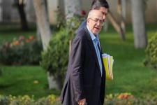 [دست رد نعمت زاده به نمایندگان مردم در خانه ملت/ عضو هیات رئیسه کمیسیون صنایع و معادن مجلس: وزیر صنعت جزئیات قرارداد سایپا با سیتروئن و پژو را به مجلس ارائه نکرد]