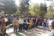 مراسم غبار روبی مزار شهدای اسلام آبادغرب برگزار شد