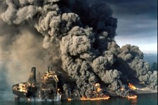 بازخوانی پرونده جنگ آشکار آمریکا با ایران/ نقض آشکار قواعد بین‌المللی در حمله به سکوهای نفتی و حقوقی که هیچ وقت مسترد نشد