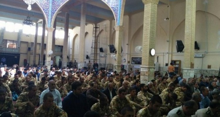 حضور نیروهای مسلح شهرستان اسلام آبادغرب در نماز دشمن شکن جمعه