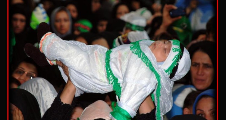 برپایی نمایشگاه عکس همزمان با مراسم شیرخوارگان حسینی در اسلام آبادغرب 