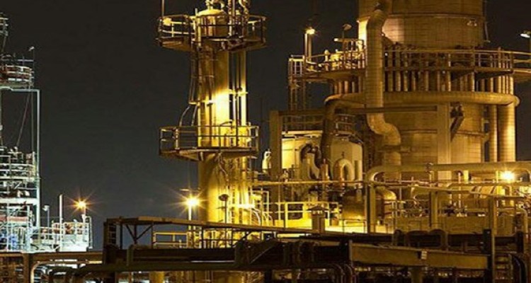 قانونی که در وزارتخانه زنگنه "زنگ" زد/ سایه سنگین فیش های نجومی در وزارت نفت بر حقوق‌های 800 هزارتومانی کارمندان عملیاتی + اسناد