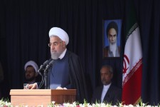 تلاش دولت بازکردن زنجیر تحریم ها از دست و پای اقتصاد کشور است