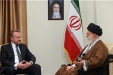 ائتلاف نظامی غرب علیه تروریزم واقعی نیست/ زادگاه تکفیر و تروریزم، دولت امریکا و بعضی دولتهای اروپایی است