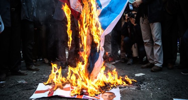 طنین شعار مرگ برآمریکا در سراسر کشور/پرچم آمریکا در آتش خشم ملت سوخت+تصاویر